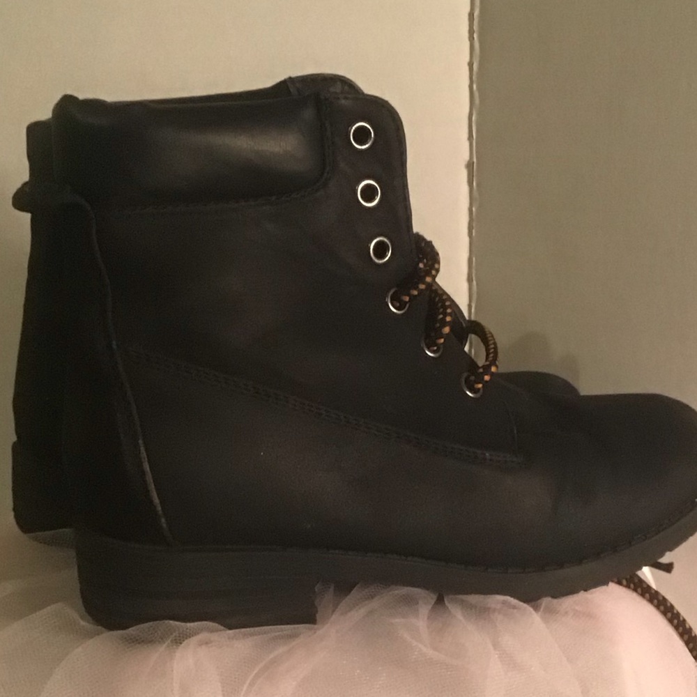 Girls Black Boots Size 1